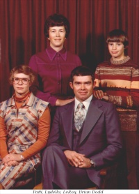 1974-12 CC Dodd L&L.jpg